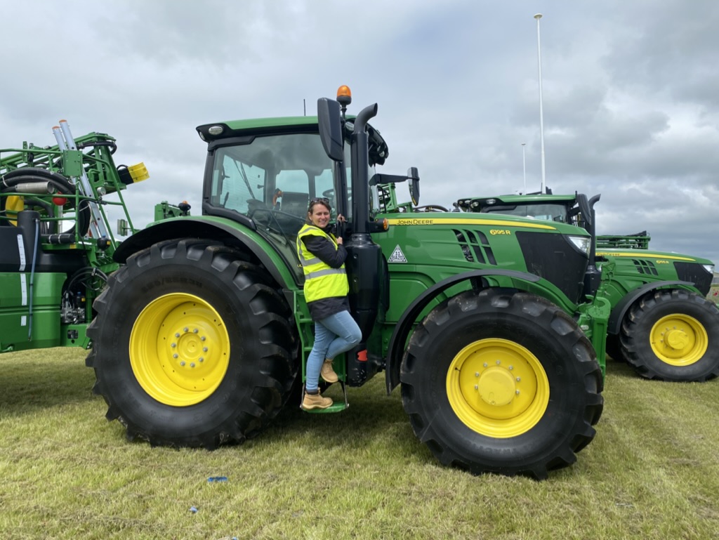 4b003a80 3160 4c1f b21a 6ba748d0f12e 1 105 c